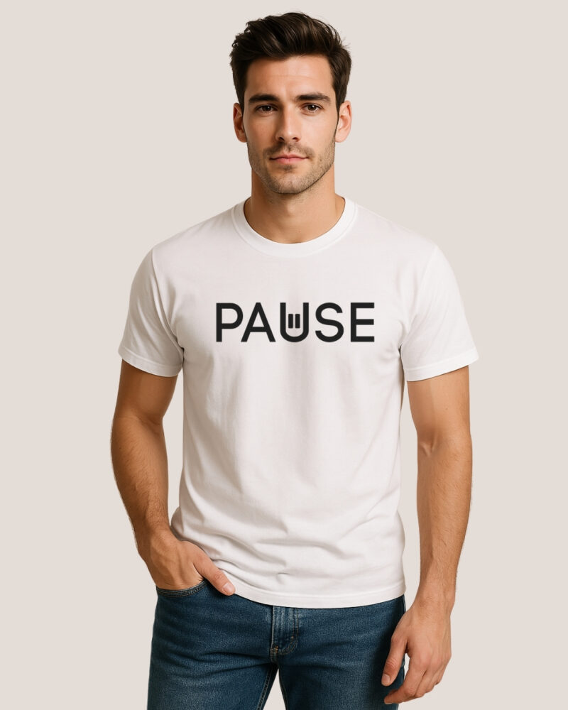 Classic Fit-Graphic Print T-Shirt-"PAUSE"